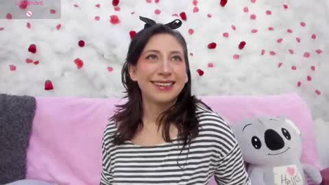 Snapshot of skarletjhonson_ chatting on April 2026 02:37:02 PM Skarlet online show from April 2026 02:37:02 PM