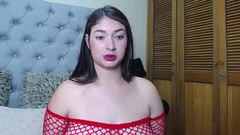skarlett_36 online show from May 2026 02:46:01 PM