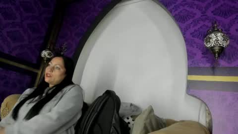 skarlettbarnes online show from May 2026 11:51:02 AM