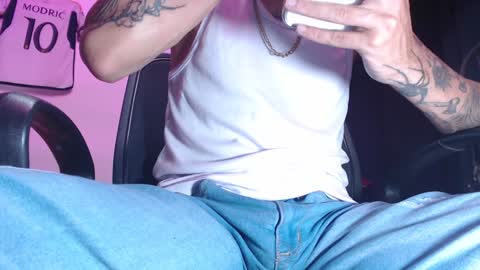 Snapshot of skateboy444 chatting on January 2025 05:34:01 AM king online show from January 2025 05:34:01 AM