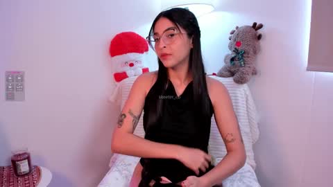 Snapshot of skeeter_cb chatting on December 2025 02:11:01 PM Skeete CHRISTMAS SHOW THIS DECEMBER 24 CHECK OUT MY AMAZON LIST AND MAKE ME HAPPY online show from December 2025 02:11:01 PM