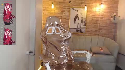 Snapshot of skeler_lovd_b chatting on January 2025 04:37:01 PM Skarlet online show from January 2025 04:37:01 PM