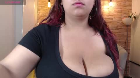 Snapshot of skeler_lovd_b chatting on February 2025 01:05:02 PM Skarlet online show from February 2025 01:05:02 PM