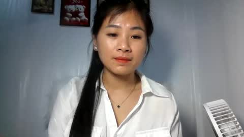 Snapshot of skie1111 chatting on June 2026 12:33:01 AM Shie online show from June 2026 12:33:01 AM