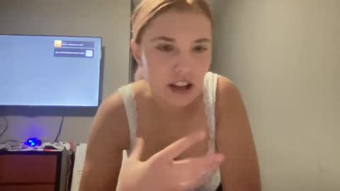 skiimaskabby online show from December 2024 04:01:01 AM