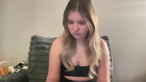 Snapshot of skiimaskabby chatting on March 2026 01:01:01 AM skiimaskabby online show from March 2026 01:01:01 AM