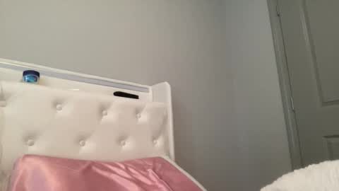 Snapshot of skiimaskabby chatting on March 2026 07:54:01 PM skiimaskabby online show from March 2026 07:54:01 PM