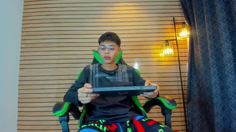 skiiny_boy online show from April 2026 10:31:01 AM