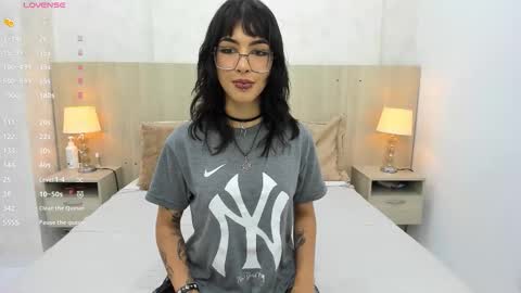 Snapshot of skinny_emily chatting on September 2025 07:36:01 PM Emily Rojas online show from September 2025 07:36:01 PM