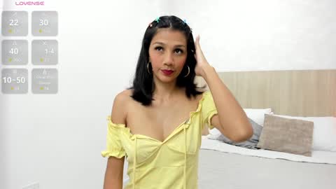 Snapshot of skinny_lilly chatting on December 2024 07:28:01 PM lilly online show from December 2024 07:28:01 PM