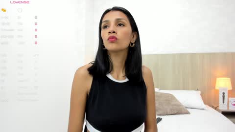 Snapshot of skinny_lilly chatting on December 2024 07:36:01 PM lilly online show from December 2024 07:36:01 PM