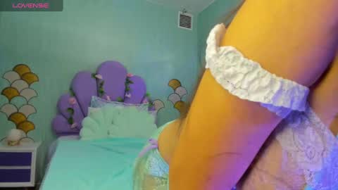 Snapshot of skinny_linda chatting on February 2025 10:15:02 AM online show from February 2025 10:15:02 AM