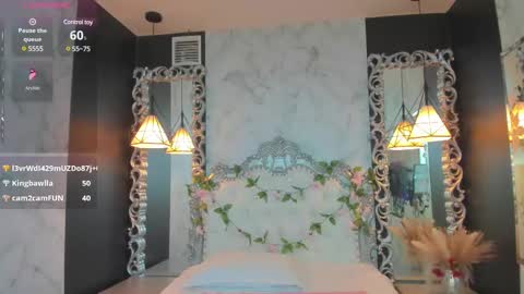 Snapshot of skinny_linda chatting on February 2025 01:15:02 PM online show from February 2025 01:15:02 PM
