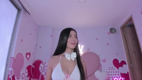 Snapshot of skinny_linda chatting on March 2025 04:24:02 PM online show from March 2025 04:24:02 PM