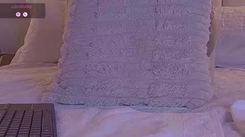 Snapshot of skinny_loren chatting on July 2026 01:09:02 AM Loren Moreno online show from July 2026 01:09:02 AM