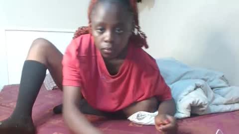 Snapshot of skinny_petite18 chatting on December 2025 02:11:01 PM Munah online show from December 2025 02:11:01 PM