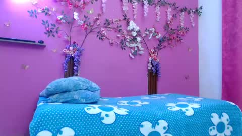 Snapshot of skinnybarbie022 chatting on May 2026 12:18:02 AM barbi online show from May 2026 12:18:02 AM