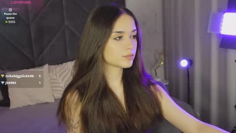 Snapshot of skinnyellie chatting on May 2026 07:52:01 PM Ellie online show from May 2026 07:52:01 PM