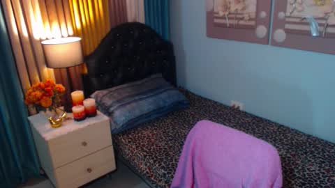 Snapshot of skinnyhotfantasy chatting on October 2025 06:09:02 PM NICOLE online show from October 2025 06:09:02 PM