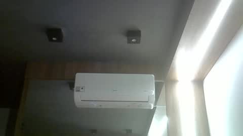 Snapshot of skinnykittencam chatting on April 2026 05:06:01 PM skinnykittencam online show from April 2026 05:06:01 PM