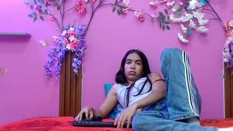 sofia online show from October 2025 01:04:02 PM