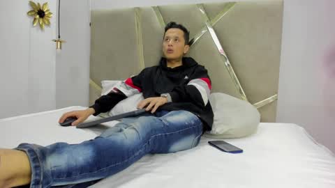 SkinnyZeth online show from October 2025 04:51:02 AM