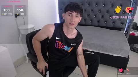 Snapshot of skorpyonmusclee chatting on December 2024 04:27:02 AM Skorpyon Musclee online show from December 2024 04:27:02 AM