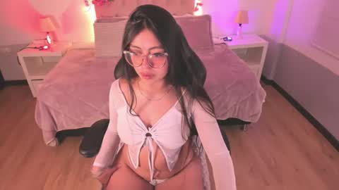 Hanna  online show from October 2025 02:32:01 AM