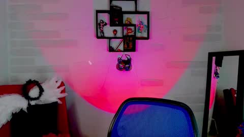 Snapshot of sky_girl1 chatting on November 2025 09:05:02 PM Mile online show from November 2025 09:05:02 PM