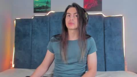 Santiago online show from October 2025 10:21:02 PM