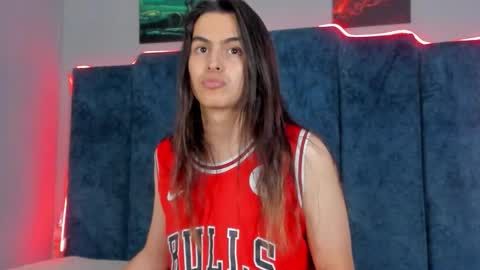 Santiago online show from October 2025 11:17:01 PM