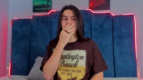 Santiago online show from November 2025 10:10:02 PM