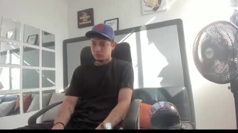 Snapshot of sky_wild chatting on November 2025 08:22:02 PM sky_wild online show from November 2025 08:22:02 PM