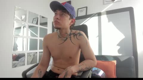 Snapshot of sky_wild chatting on November 2025 08:30:02 PM sky_wild online show from November 2025 08:30:02 PM