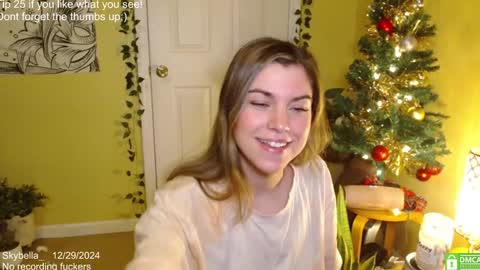 Snapshot of skybella_ chatting on December 2024 01:28:01 PM Skylar online show from December 2024 01:28:01 PM
