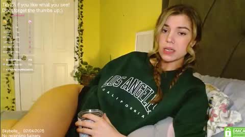 Snapshot of skybella_ chatting on February 2025 04:50:01 PM Skylar online show from February 2025 04:50:01 PM