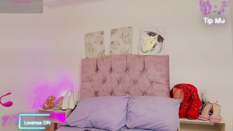 skye moore online show from April 2026 07:00:01 PM