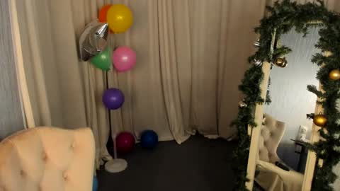 Snapshot of skye_shy chatting on December 2024 04:31:01 PM Skye online show from December 2024 04:31:01 PM