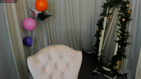 Snapshot of skye_shy chatting on January 2025 01:35:01 PM Skye online show from January 2025 01:35:01 PM