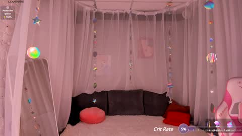 Snapshot of skye_shy chatting on February 2025 04:36:02 PM Skye online show from February 2025 04:36:02 PM