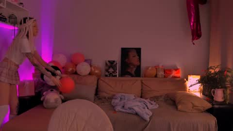 Snapshot of skyewavy chatting on February 2025 01:11:01 AM online show from February 2025 01:11:01 AM