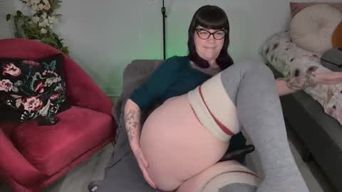 Snapshot of skylar_bird chatting on December 2024 04:33:02 AM skylar bird online show from December 2024 04:33:02 AM