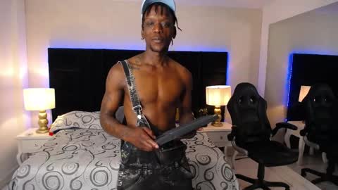 Snapshot of skylerbigxxx chatting on April 2026 04:41:01 AM SKYLERBIGXXX online show from April 2026 04:41:01 AM