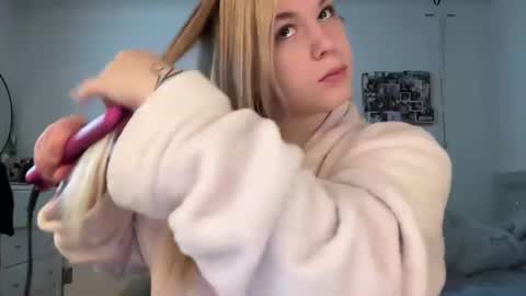 Snapshot of skymay777 chatting on October 2025 05:03:02 PM skymay777 online show from October 2025 05:03:02 PM