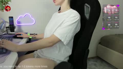 Snapshot of skyqueeni chatting on December 2025 10:10:02 AM Nastya online show from December 2025 10:10:02 AM