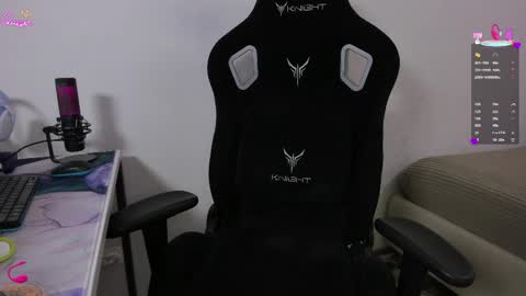 Snapshot of skyqueeni chatting on April 2026 06:41:01 AM Nastya online show from April 2026 06:41:01 AM