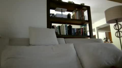 Sky Winters online show from October 2025 01:19:01 PM