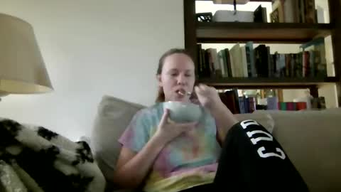 Sky Winters online show from November 2025 04:38:02 PM