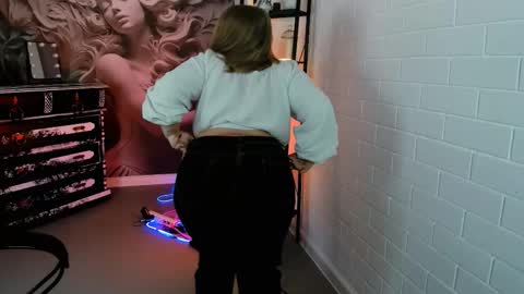 Snapshot of sladadeew chatting on October 2025 05:39:02 AM Slada Deew online show from October 2025 05:39:02 AM