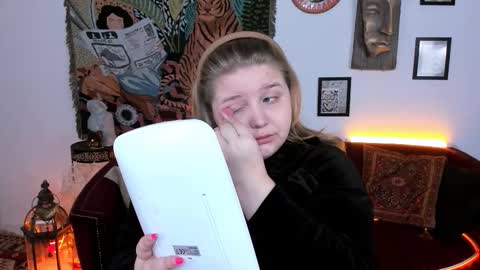 Snapshot of sladadeew chatting on November 2025 09:13:02 AM Slada Deew online show from November 2025 09:13:02 AM